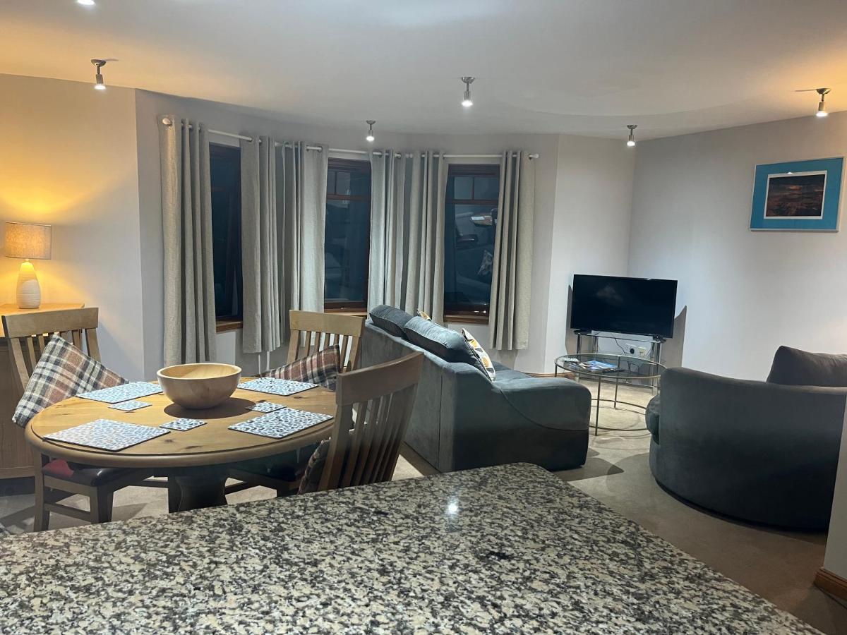 6 Canalside Apartments ฟอร์ตวิลเลียม ภายนอก รูปภาพ